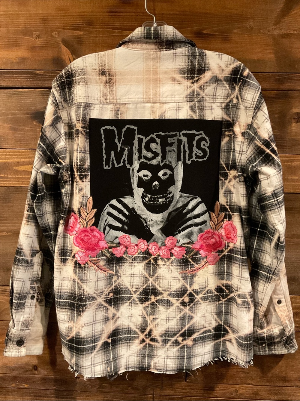 CUSTOM “MISFTS” Distressed Plaid Flannel Shirt Jacket W/PINK Roses Medium